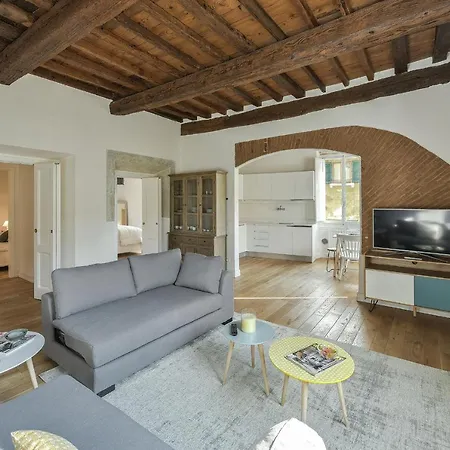 - Oltrarno Elegance Apartament *